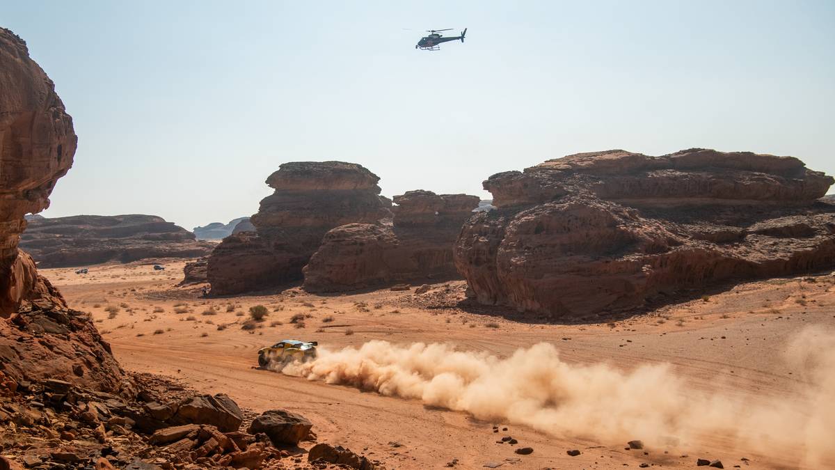 Lider Rajdu Dakar poza konkursem! Miał wypadek